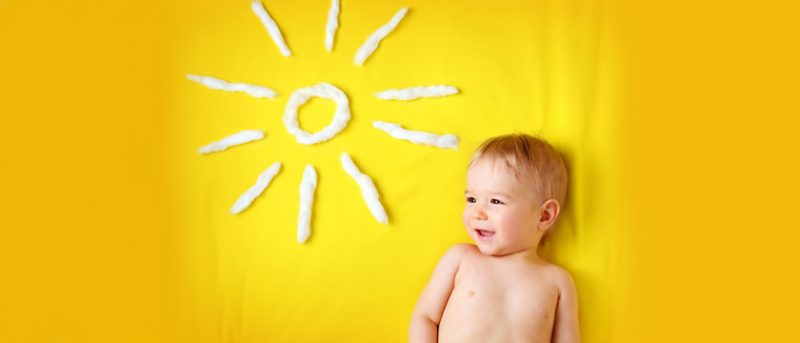 بنر-ماتیکانکده-استفاده-از-ضد-آفتاب-در-کودکان
